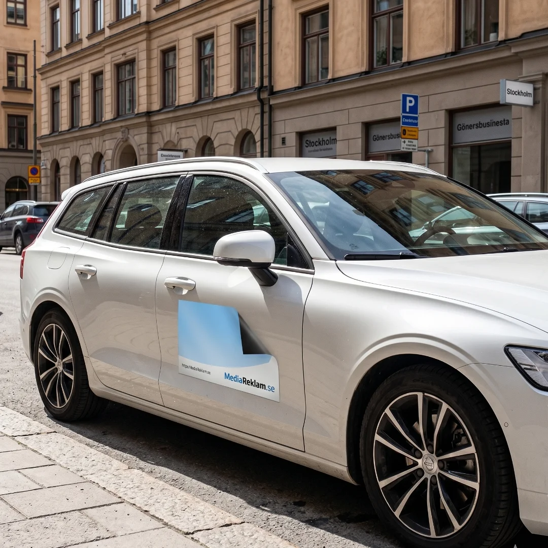 Magnetark med MediaReklam.se-logo och böjt hörn